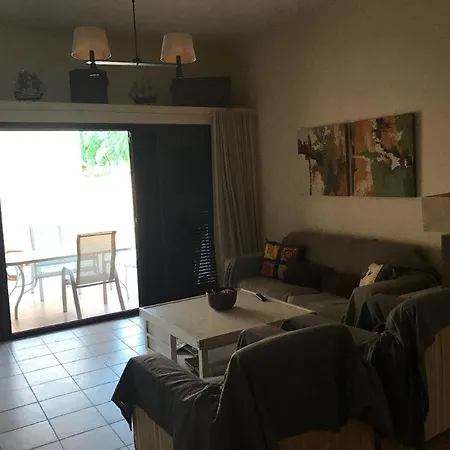 Dom wakacyjny Mit Ueberdachter Terrasse Und Pool Corralejo